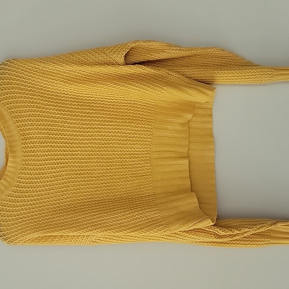 Urban Heritage Cropped sweater Sz medium - Picture 4 of 5
